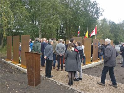 Monument in corten staal