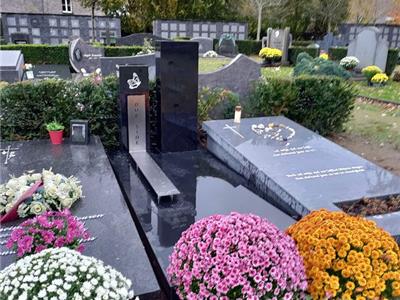 grafzerk met inox en marmer